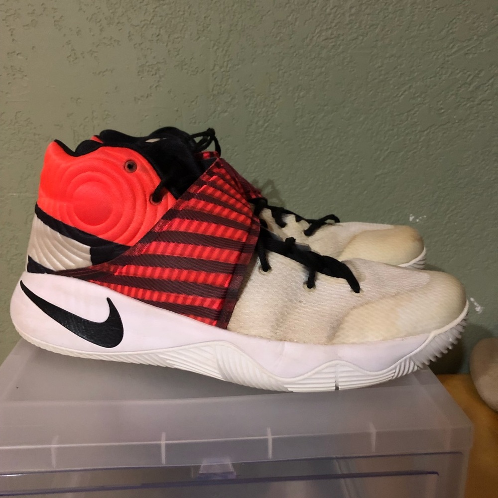Kyrie 2 Crossover